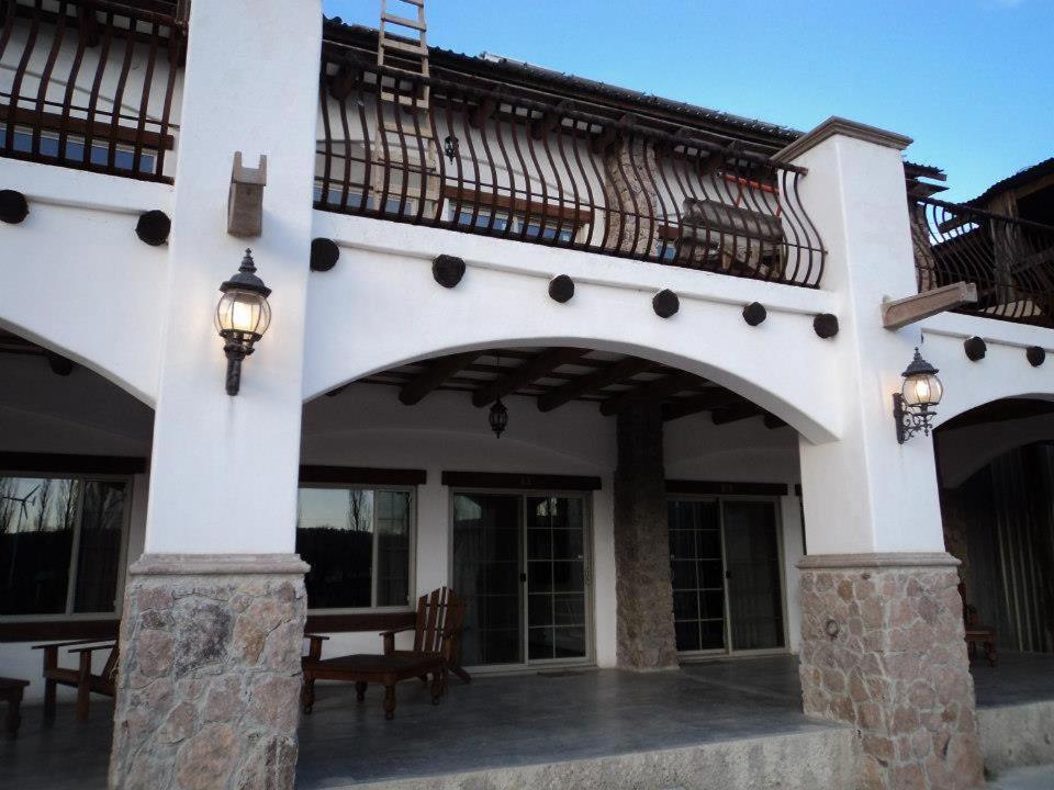 Hotel Quinta Mision ครีล ภายนอก รูปภาพ